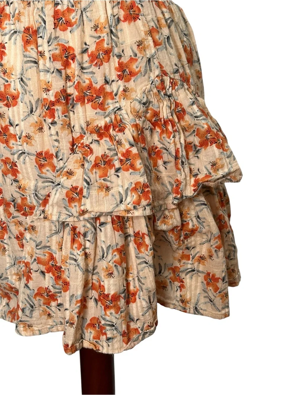 MINKPINK Zahari Floral Tiered Ruffle Mini Skirt in Cream and Rust. Boho S